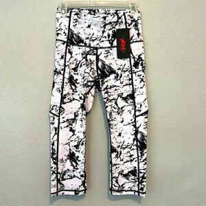 The Gym People leggings shin length size small